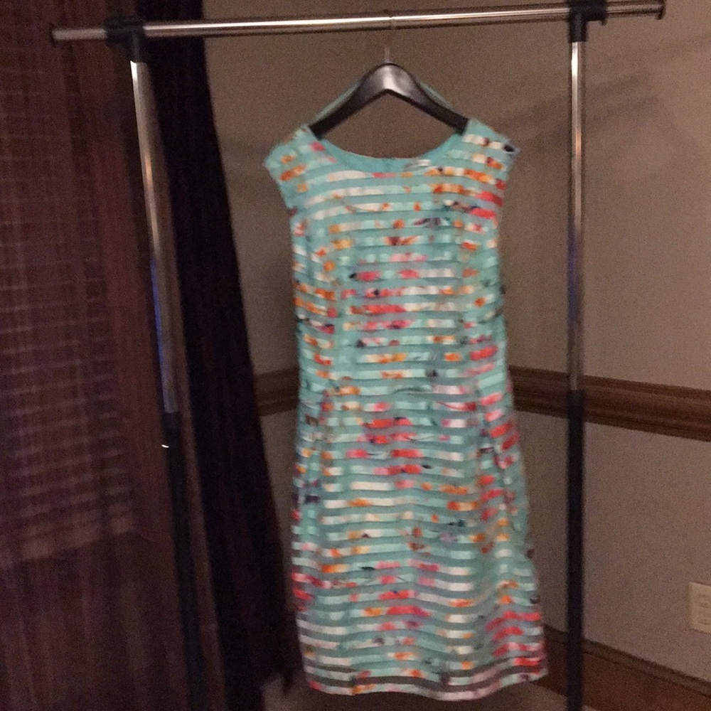 Mint green and floral sleeveless 👗